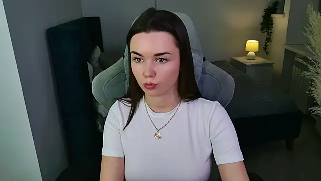 AvaFlower online show from September 23, 2025, 4:21 pm