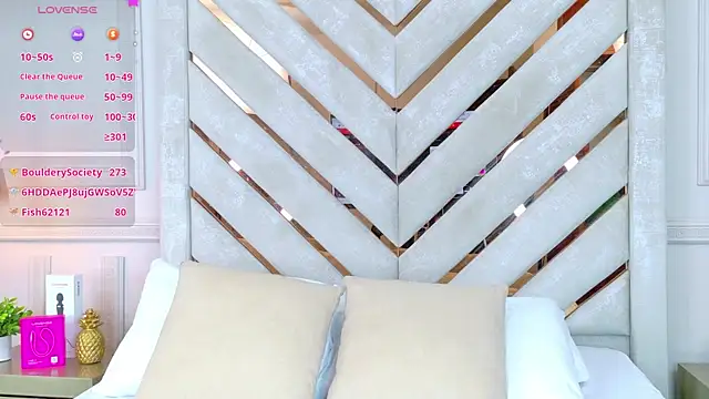 Snapshot of Agatha-Adams chatting on October 6, 2025, 2:36 pm Agatha-Adams online show from October 6, 2025, 2:36 pm