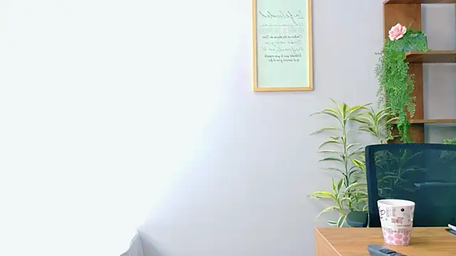 Snapshot of Agatha-Adams chatting on December 18, 2025, 2:23 pm Agatha-Adams online show from December 18, 2025, 2:23 pm