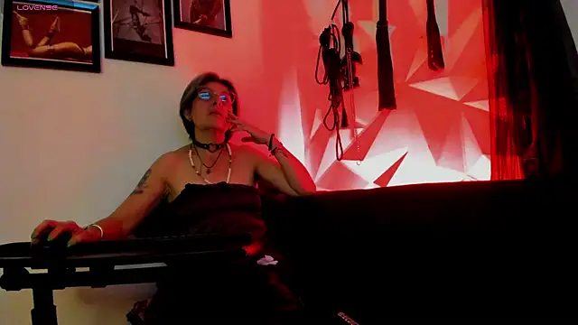 Snapshot of MistressNyx_cg chatting on October 6, 2025, 2:03 pm MistressNyx cg online show from October 6, 2025, 2:03 pm