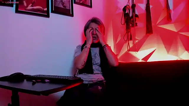 Snapshot of MistressNyx_cg chatting on October 7, 2025, 2:25 pm MistressNyx cg online show from October 7, 2025, 2:25 pm