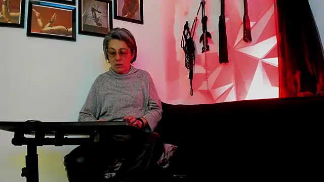 Snapshot of MistressNyx_cg chatting on October 14, 2025, 2:18 pm MistressNyx cg online show from October 14, 2025, 2:18 pm