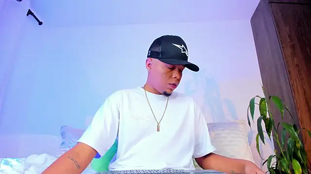 Snapshot of asmodeo_33 chatting on February 19, 2026, 5:47 am asmodeo 33 online show from February 19, 2026, 5:47 am