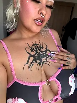 pink maddy online show from October 7, 2025, 8:50 pm