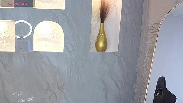  Evoni b online show from October 24, 2025, 7:43 pm