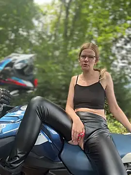Bikergirl 97 online show from July 17, 2026, 11:39 am