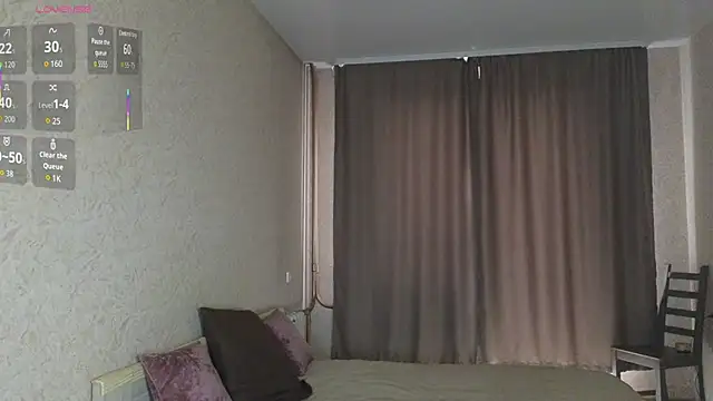Snapshot of Vi_Luxy chatting on July 25, 2026, 4:43 am Vi Luxy online show from July 25, 2026, 4:43 am