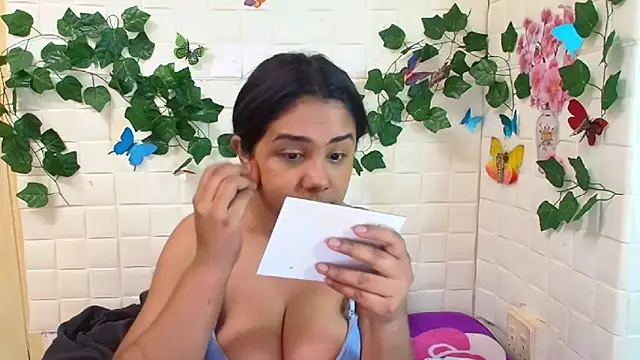 Snapshot of IndiaSexyStripper4u chatting on September 23, 2025, 5:38 pm IndiaSexyStripper4u online show from September 23, 2025, 5:38 pm
