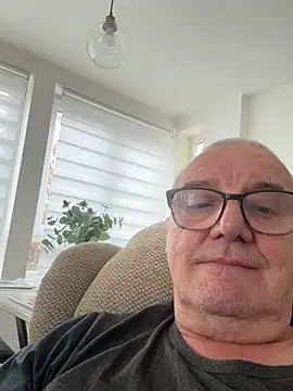 mke1874 online show from April 3, 2026, 9:51 am