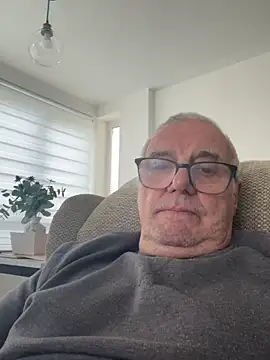 mke1874 online show from April 27, 2026, 2:04 pm