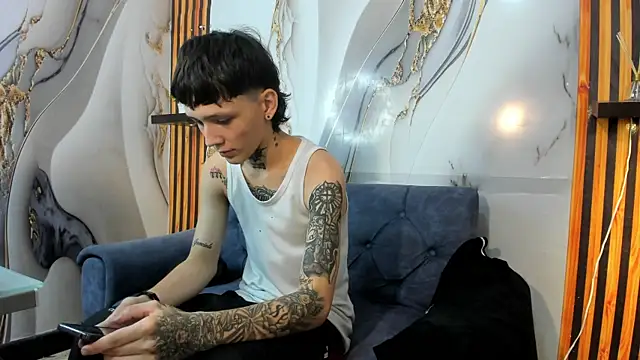 StraightBoy Nick online show from September 23, 2025, 6:05 am