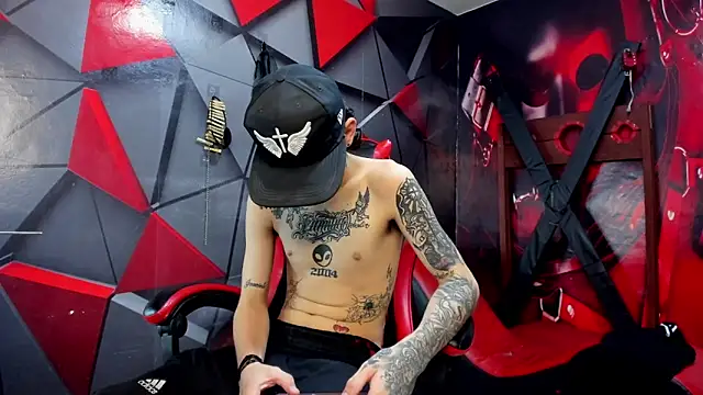 StraightBoy Nick online show from October 22, 2025, 1:17 am