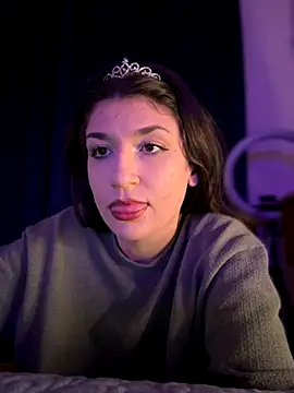 ScarletBloom  online show from December 3, 2025, 6:50 pm