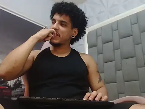 Xfire boy69 online show from February 16, 2026, 5:31 pm