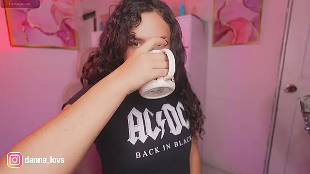 Dannaa Lovs online show from November 12, 2025, 6:52 pm