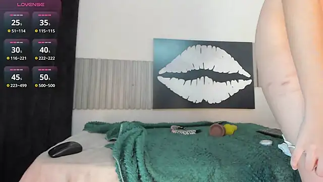 Snapshot of Blue_Sixx chatting on October 30, 2025, 10:10 pm Blue Sixx online show from October 30, 2025, 10:10 pm