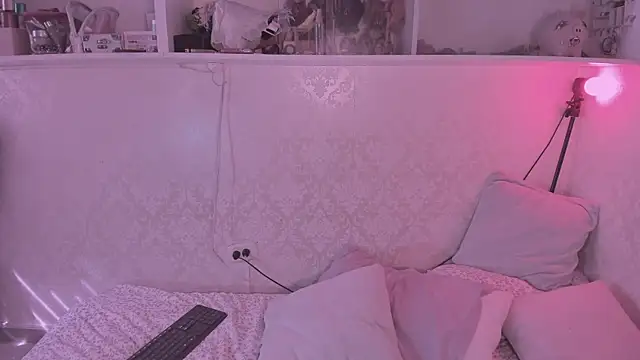 PinkyFairy online show from July 7, 2026, 2:21 pm