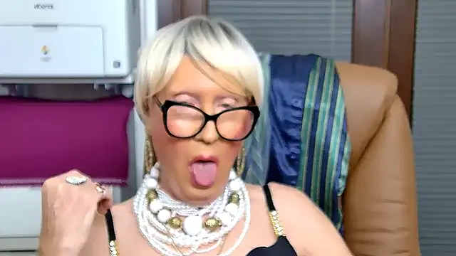 ROBY SWEETHOT online show from October 27, 2025, 11:09 pm