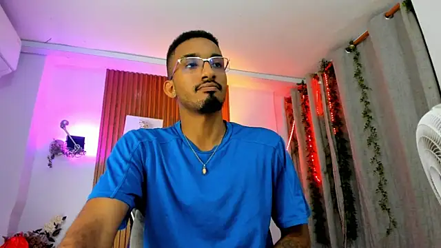 Snapshot of Darwin_mayo chatting on October 18, 2025, 5:14 pm Darwin mayo online show from October 18, 2025, 5:14 pm