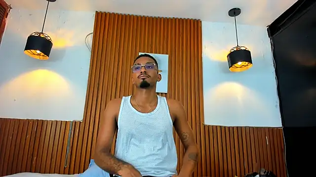 Snapshot of Darwin_mayo chatting on October 27, 2025, 5:39 pm Darwin mayo online show from October 27, 2025, 5:39 pm