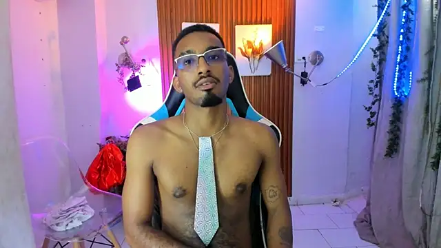 Snapshot of Darwin_mayo chatting on October 29, 2025, 5:36 pm Darwin mayo online show from October 29, 2025, 5:36 pm