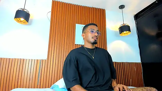 Snapshot of Darwin_mayo chatting on October 30, 2025, 5:24 pm Darwin mayo online show from October 30, 2025, 5:24 pm