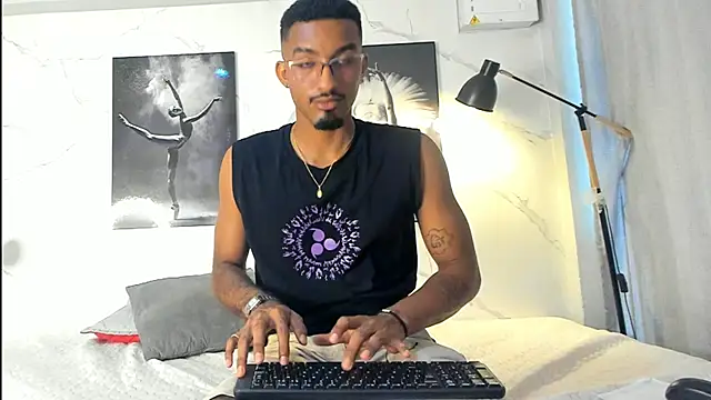 Snapshot of Darwin_mayo chatting on November 3, 2025, 5:14 pm Darwin mayo online show from November 3, 2025, 5:14 pm