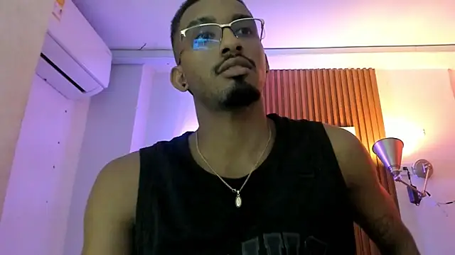 Snapshot of Darwin_mayo chatting on November 6, 2025, 5:25 pm Darwin mayo online show from November 6, 2025, 5:25 pm