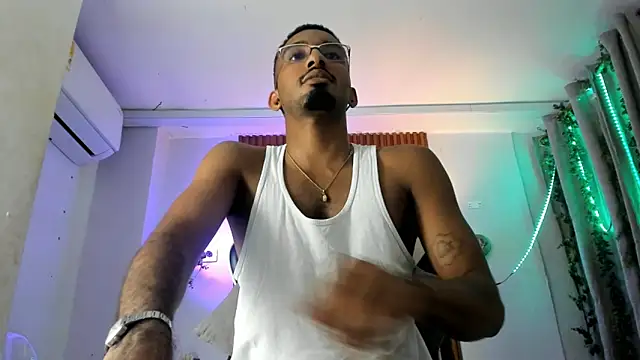 Snapshot of Darwin_mayo chatting on November 21, 2025, 5:33 pm Darwin mayo online show from November 21, 2025, 5:33 pm