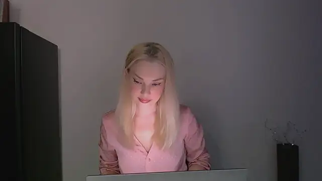 Lia noo regrets online show from May 1, 2026, 4:44 pm
