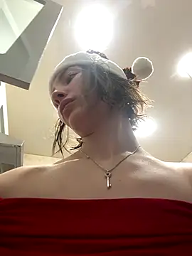 Snapshot of ZariaFlame chatting on December 22, 2025, 11:24 pm ZariaFlame online show from December 22, 2025, 11:24 pm