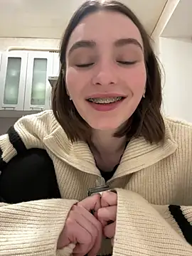 ZariaFlame online show from April 6, 2026, 11:38 pm