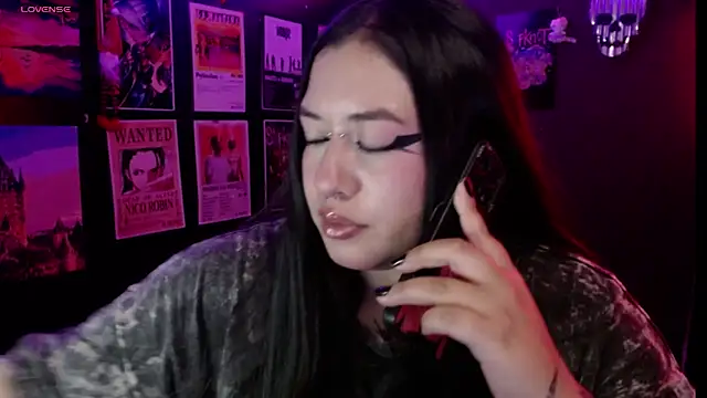 Ravendark  online show from April 27, 2026, 11:36 pm