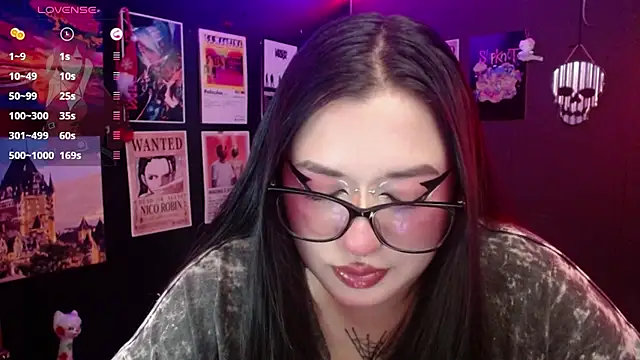 Snapshot of Ravendark_ chatting on June 19, 2026, 6:45 pm Ravendark online show from June 19, 2026, 6:45 pm