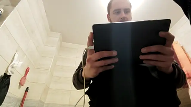 Snapshot of Vladyslav30 chatting on December 20, 2025, 6:53 am Vladyslav30 online show from December 20, 2025, 6:53 am