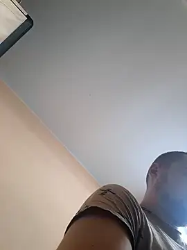 Snapshot of Vladyslav30 chatting on January 7, 2026, 10:51 am Vladyslav30 online show from January 7, 2026, 10:51 am