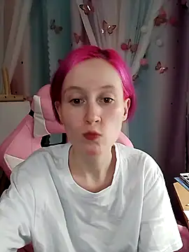 Fuzzy Unicorn online show from September 16, 2025, 6:53 pm