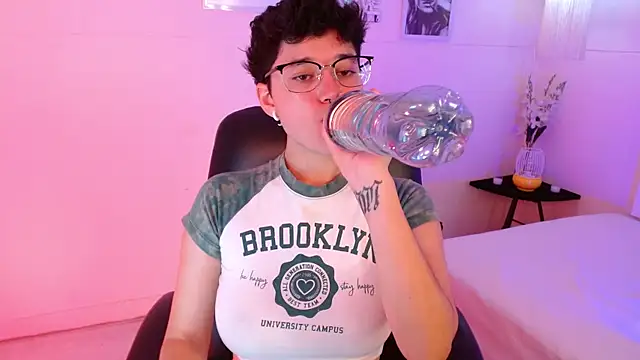 jeroharper online show from October 23, 2025, 3:11 pm