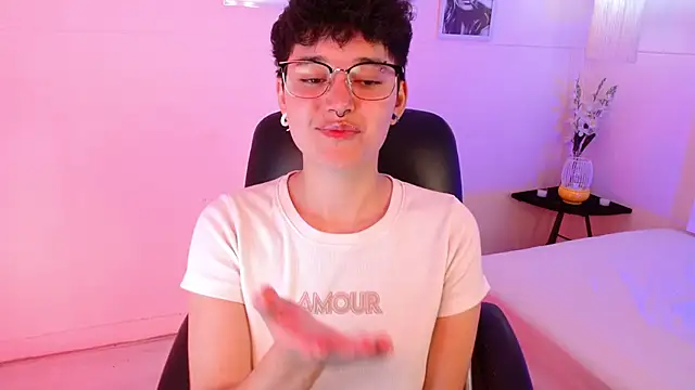 jeroharper online show from October 25, 2025, 2:13 pm