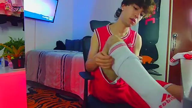 Tonerii online show from October 7, 2025, 1:25 am