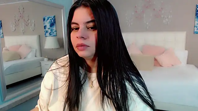 maddissonivanova online show from April 18, 2026, 7:58 pm