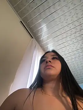 Snapshot of BELLAALEJA chatting on November 11, 2025, 7:14 pm BELLAALEJA online show from November 11, 2025, 7:14 pm