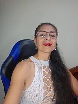 Natasha 50 online show from December 15, 2025, 10:14 pm