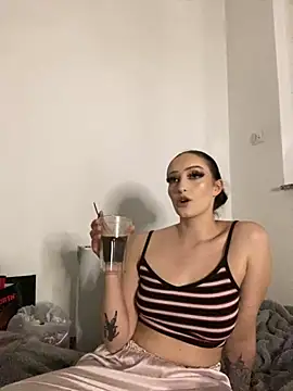 Tijara-im-Pyjama online show from November 18, 2025, 4:28 am