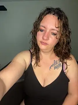 Snapshot of XADICTIVEX chatting on November 5, 2025, 7:36 pm XADICTIVEX online show from November 5, 2025, 7:36 pm