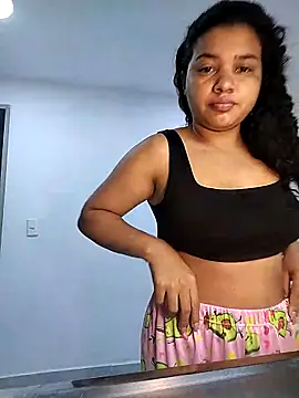 Snapshot of Eimy-04 chatting on November 11, 2025, 5:02 pm Eimy-04 online show from November 11, 2025, 5:02 pm