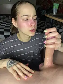 Flare0n online show from March 10, 2026, 12:54 pm