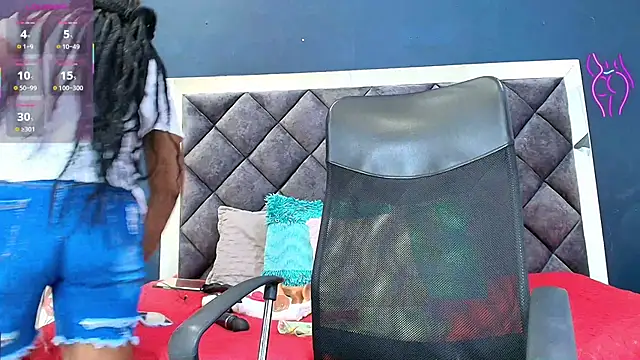 Snapshot of ebony__jheim chatting on October 7, 2025, 12:02 pm ebony jheim online show from October 7, 2025, 12:02 pm