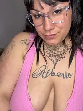 valen1891 online show from September 19, 2025, 2:02 am