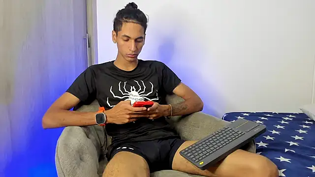 Snapshot of CamiiloRivera chatting on October 4, 2025, 6:33 am CamiiloRivera online show from October 4, 2025, 6:33 am